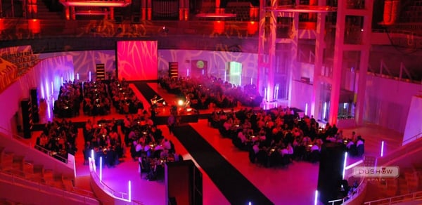 Cómo organizar un evento: 10 pasos clave