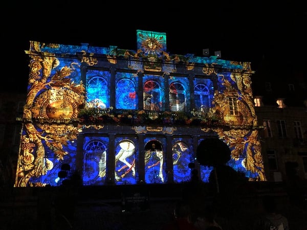 Blending y warping en eventos: cómo lograr proyecciones de vídeo perfectas