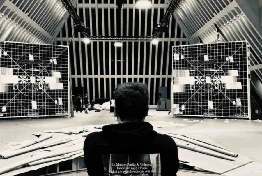 What is virtual event production and who takes part on it?