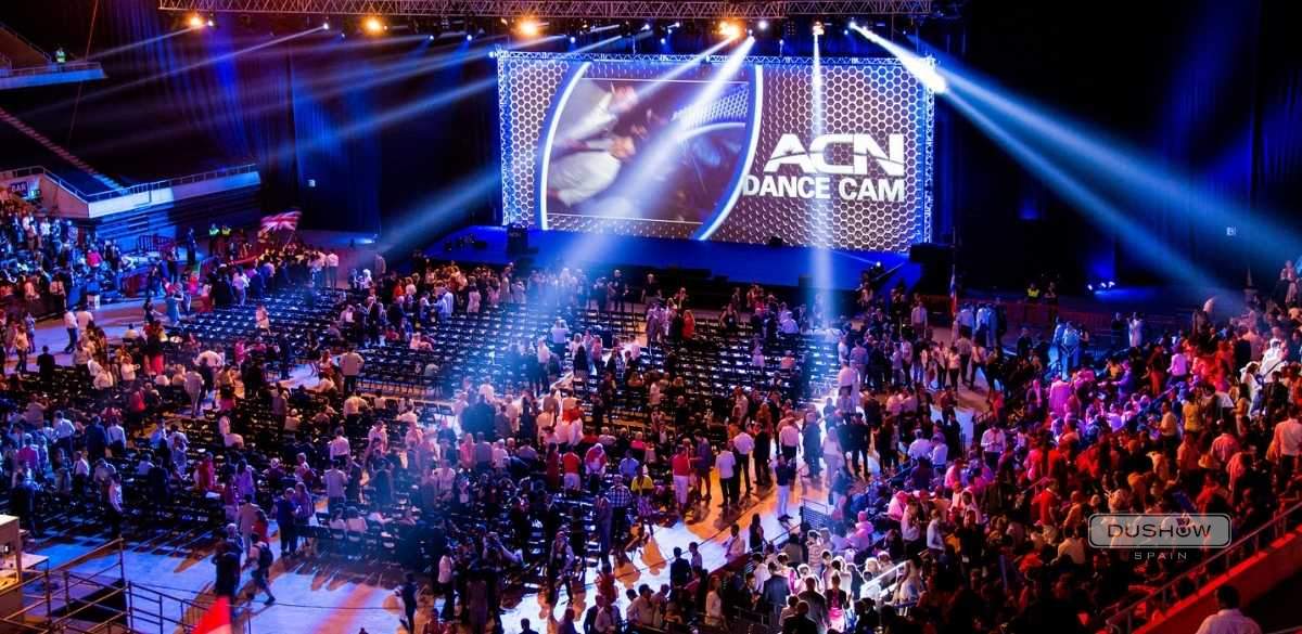 6 Tips de iluminación para el escenario de tu evento