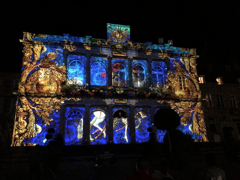 Blending and warping in events: how to achieve perfect video projection